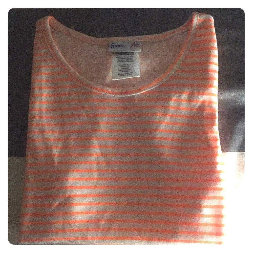 No sleeve striped shirt.